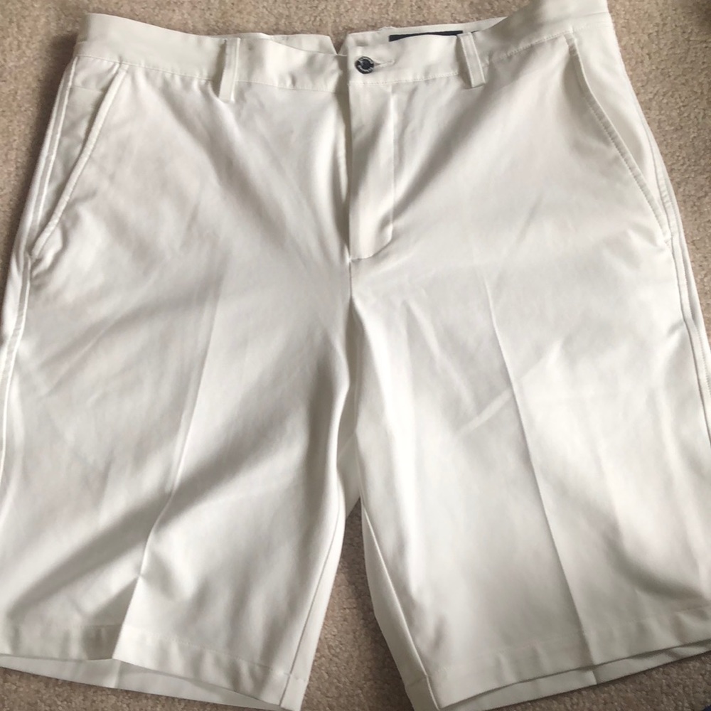 LIKE NEW DUNNING SHORTS